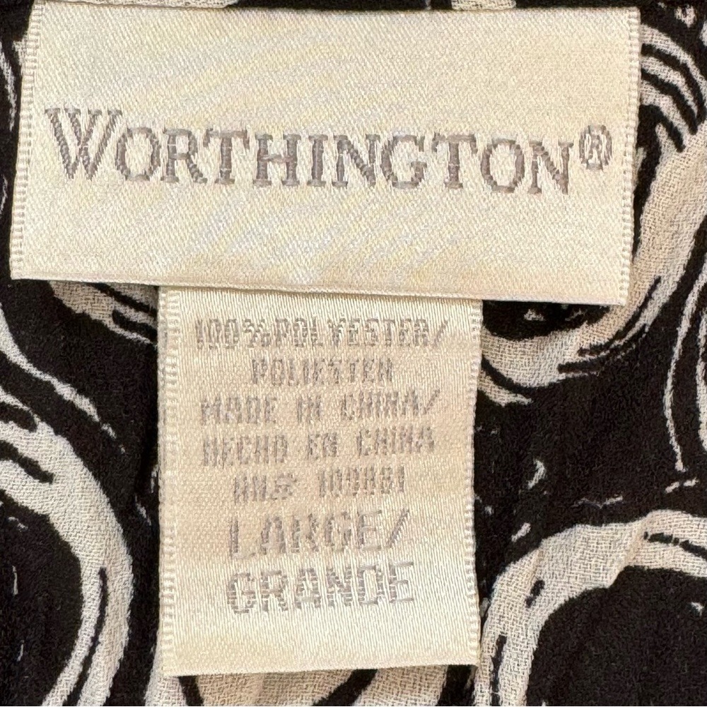 WORTHINGTON. L.Black & White Circle pattern. Ruffled,Pleated blouse.Button down. - Picture 5 of 8